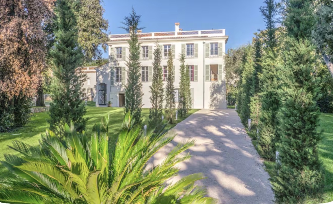 Cypress-lined approach to the Riviera bastide